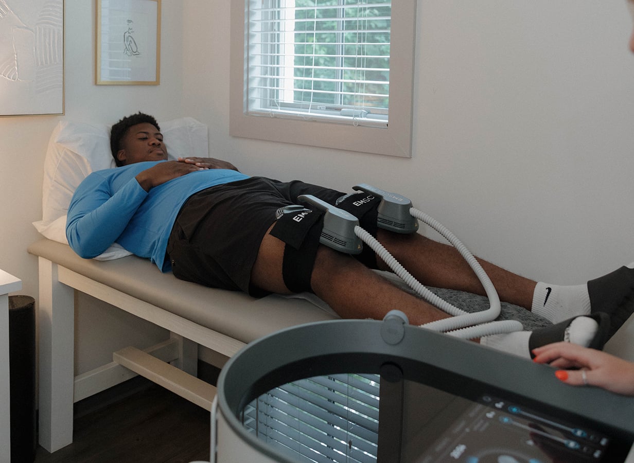 Ole Miss Football player uses Emsculpt Neo for muscle recovery